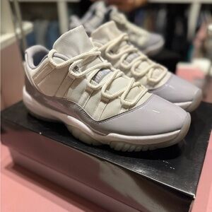 Nike Air Jordan 11 Low Sneakers